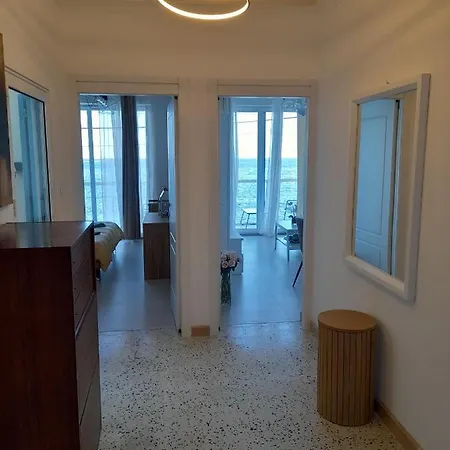 Daire Seafront 3 Bedroom Stylish With Spectacular Seaview *