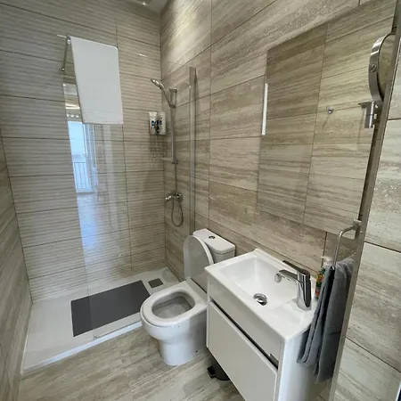 Seafront 3 Bedroom Stylish With Spectacular Seaview *