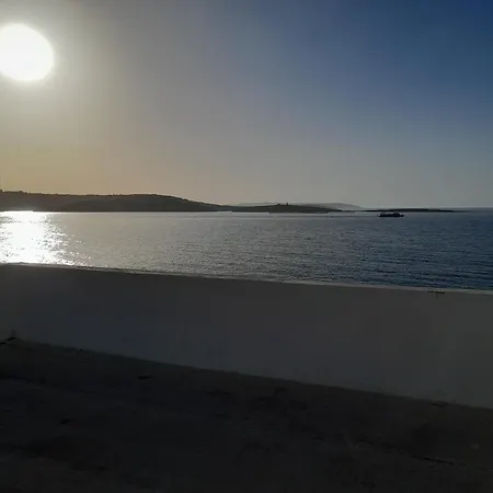 Seafront 3 Bedroom Stylish With Spectacular Seaview *