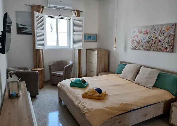 Seafront 3 Bedroom Stylish With Spectacular Seaview דירה *