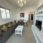 Apartment Seafront 3 Bedroom Stylish With Spectacular Seaview *