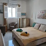 Seafront 3 Bedroom Stylish With Spectacular Seaview Apartment *