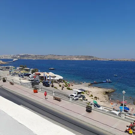 Apartment Seafront 3 Bedroom Stylish With Spectacular Seaview