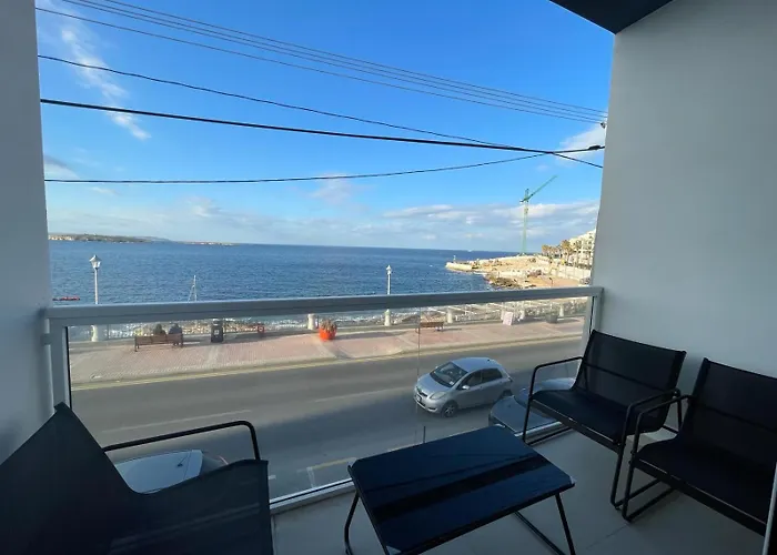 Apartment Seafront 3 Bedroom Stylish With Spectacular Seaview