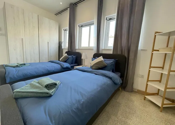 Seafront 3 Bedroom Stylish With Spectacular Seaview St. Paul's Bay