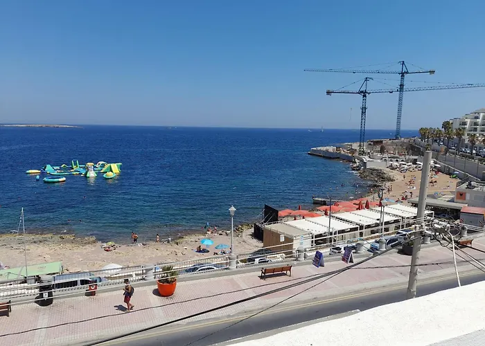 Seafront 3 Bedroom Stylish With Spectacular Seaview Apartment *