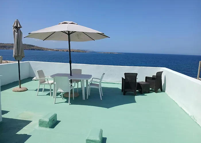 Seafront 3 Bedroom Stylish With Spectacular Seaview Apartment